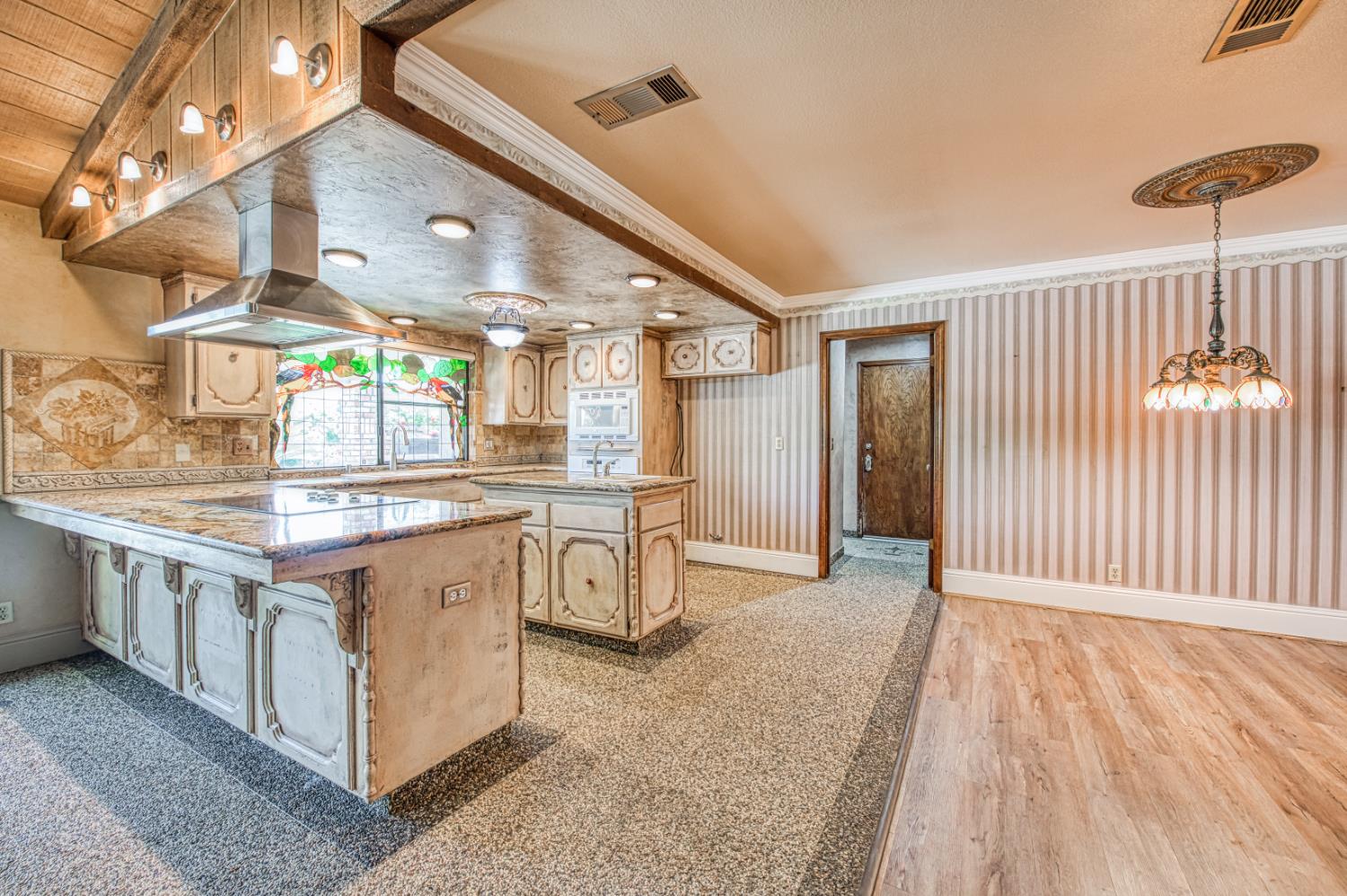 1521 S Bush Ave, Fresno, CA 93727