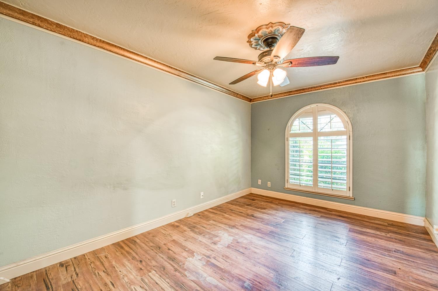 1521 S Bush Ave, Fresno, CA 93727