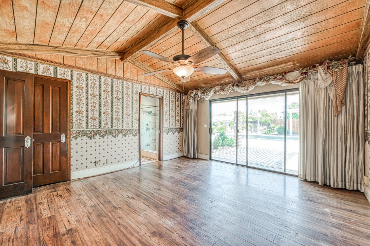 1521 S Bush Ave, Fresno, CA 93727