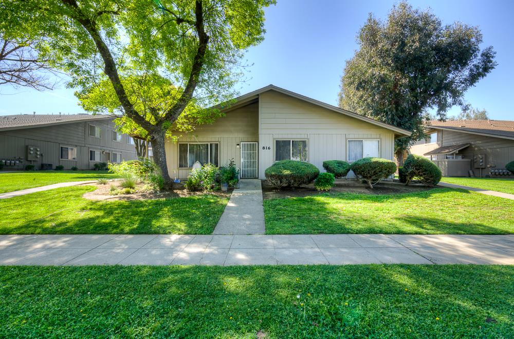 816 Sherwood Way, Madera, CA 93638