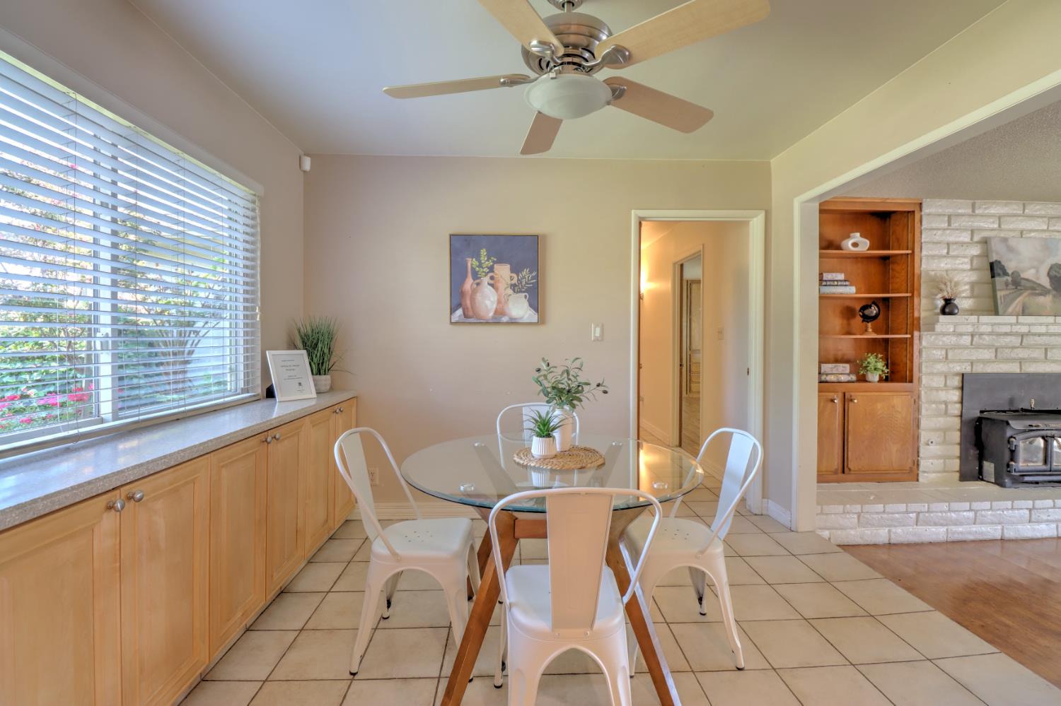 6265 N Colonial Ave, Fresno, CA 93704