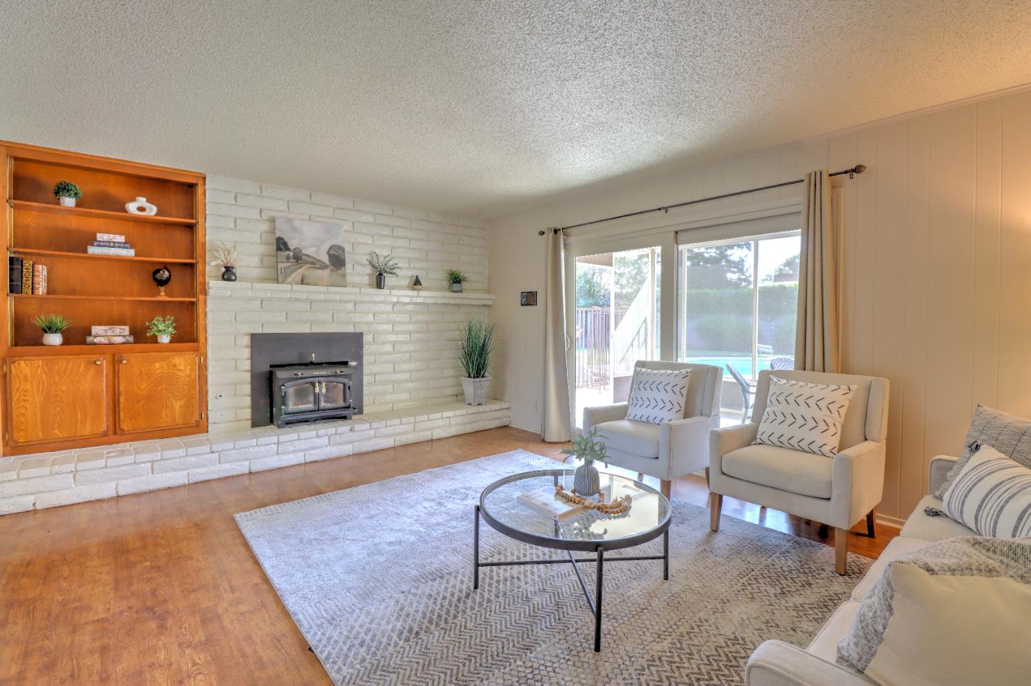 6265 N Colonial Ave, Fresno, CA 93704