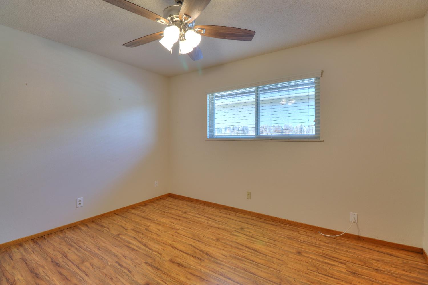 6265 N Colonial Ave, Fresno, CA 93704