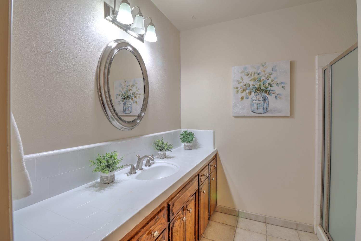 6265 N Colonial Ave, Fresno, CA 93704