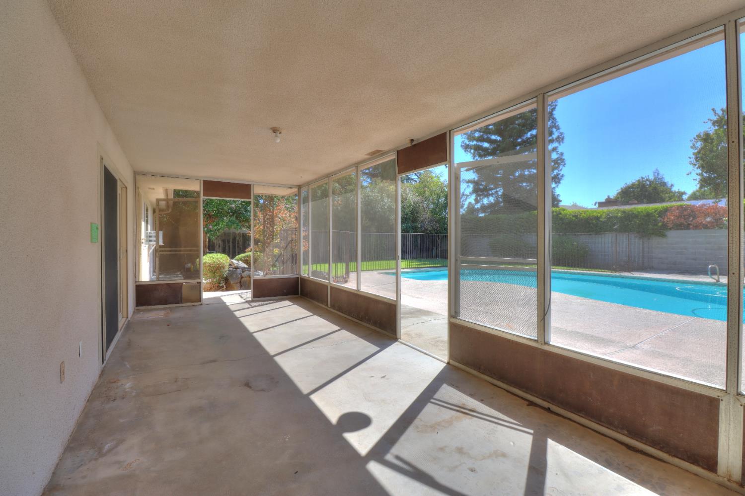 6265 N Colonial Ave, Fresno, CA 93704