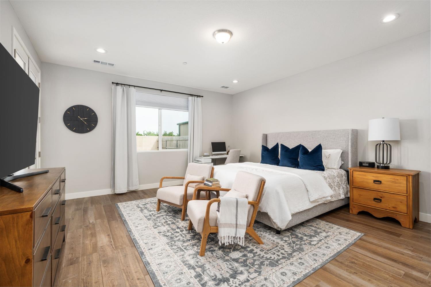 3428 N Crenshaw, Visalia, CA 93291