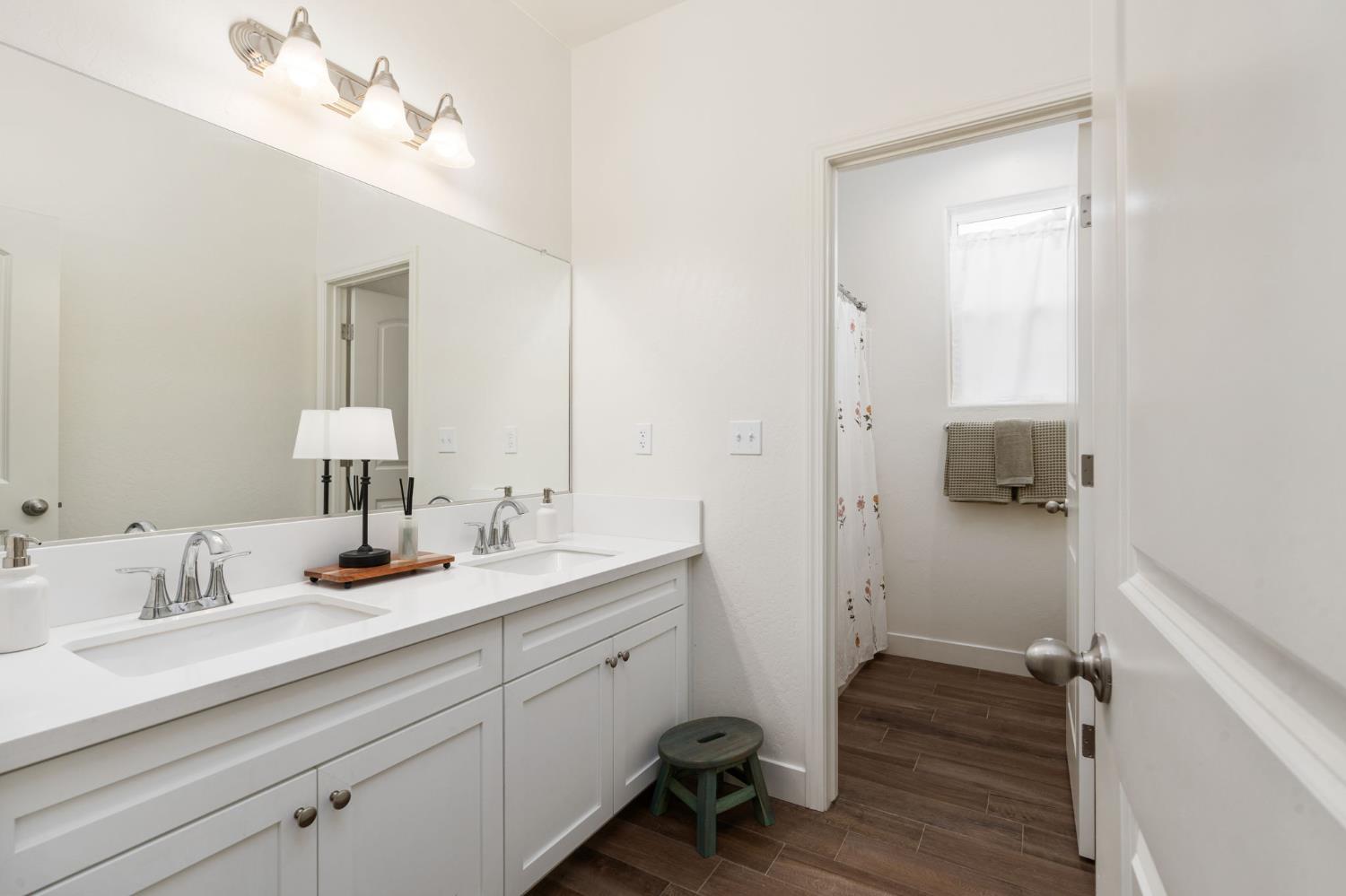 3428 N Crenshaw, Visalia, CA 93291