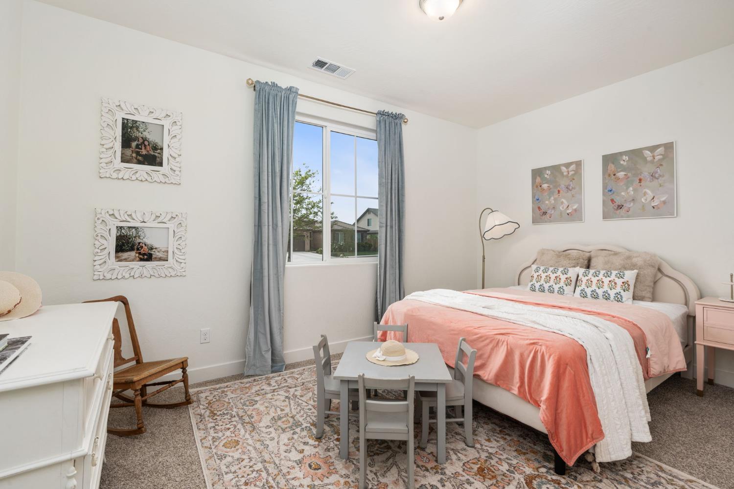 3428 N Crenshaw, Visalia, CA 93291