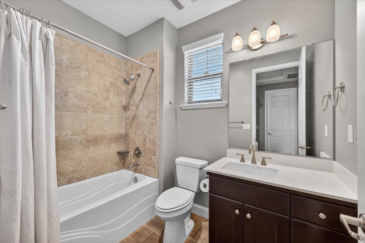 1859 E KROEKER Ave, Fresno, CA 93730