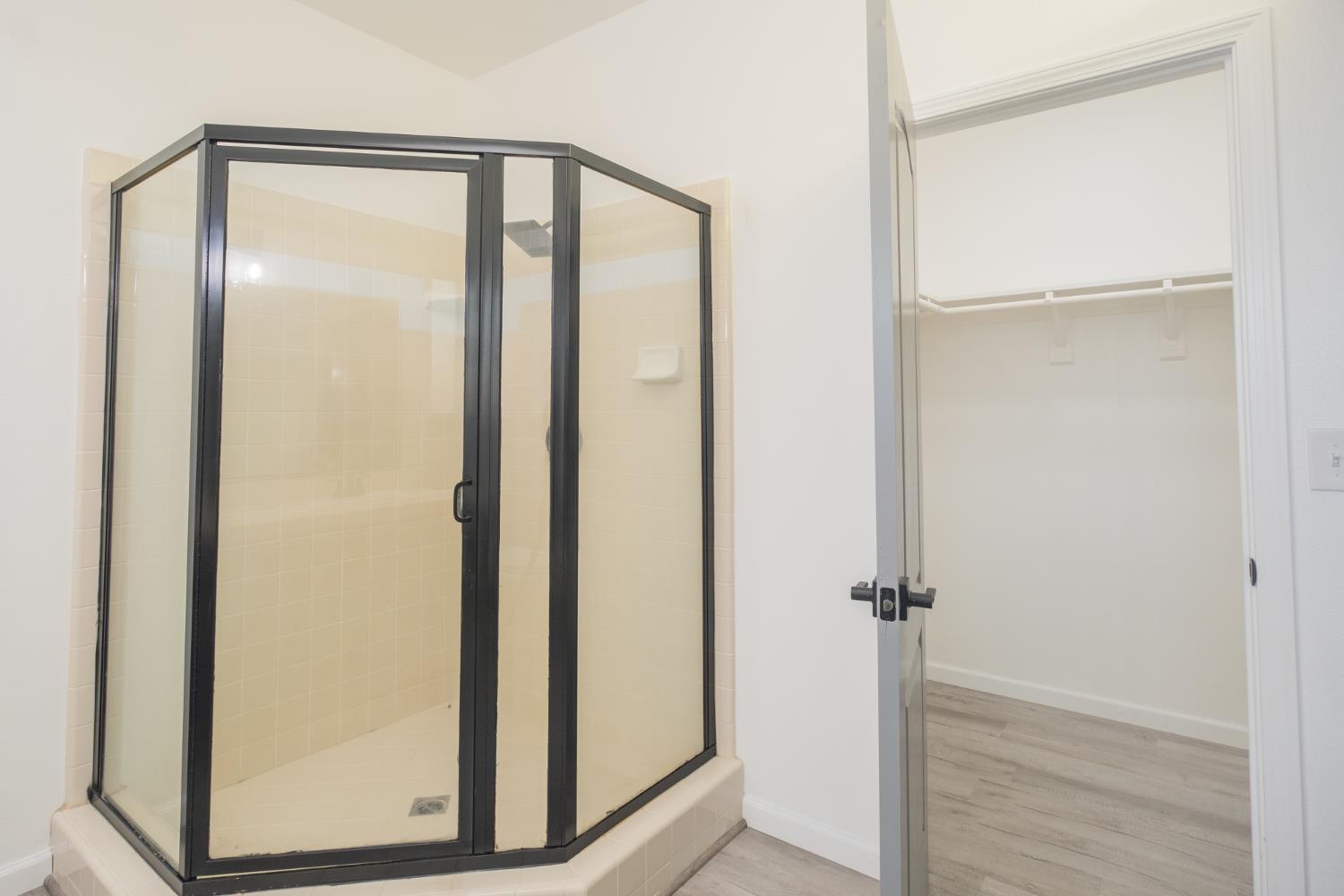 9962 N Woodrow Ave, Fresno, CA 93720