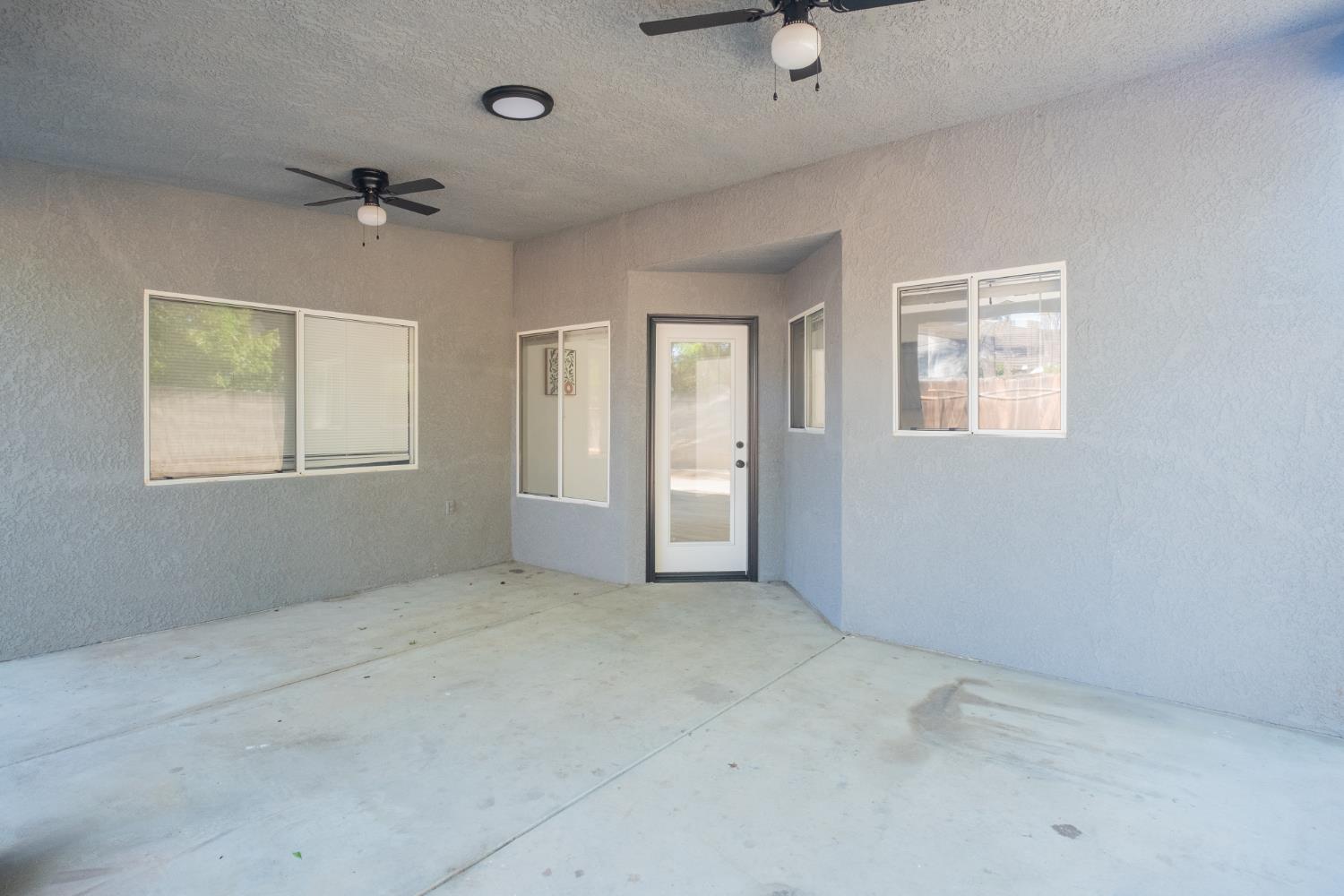 9962 N Woodrow Ave, Fresno, CA 93720