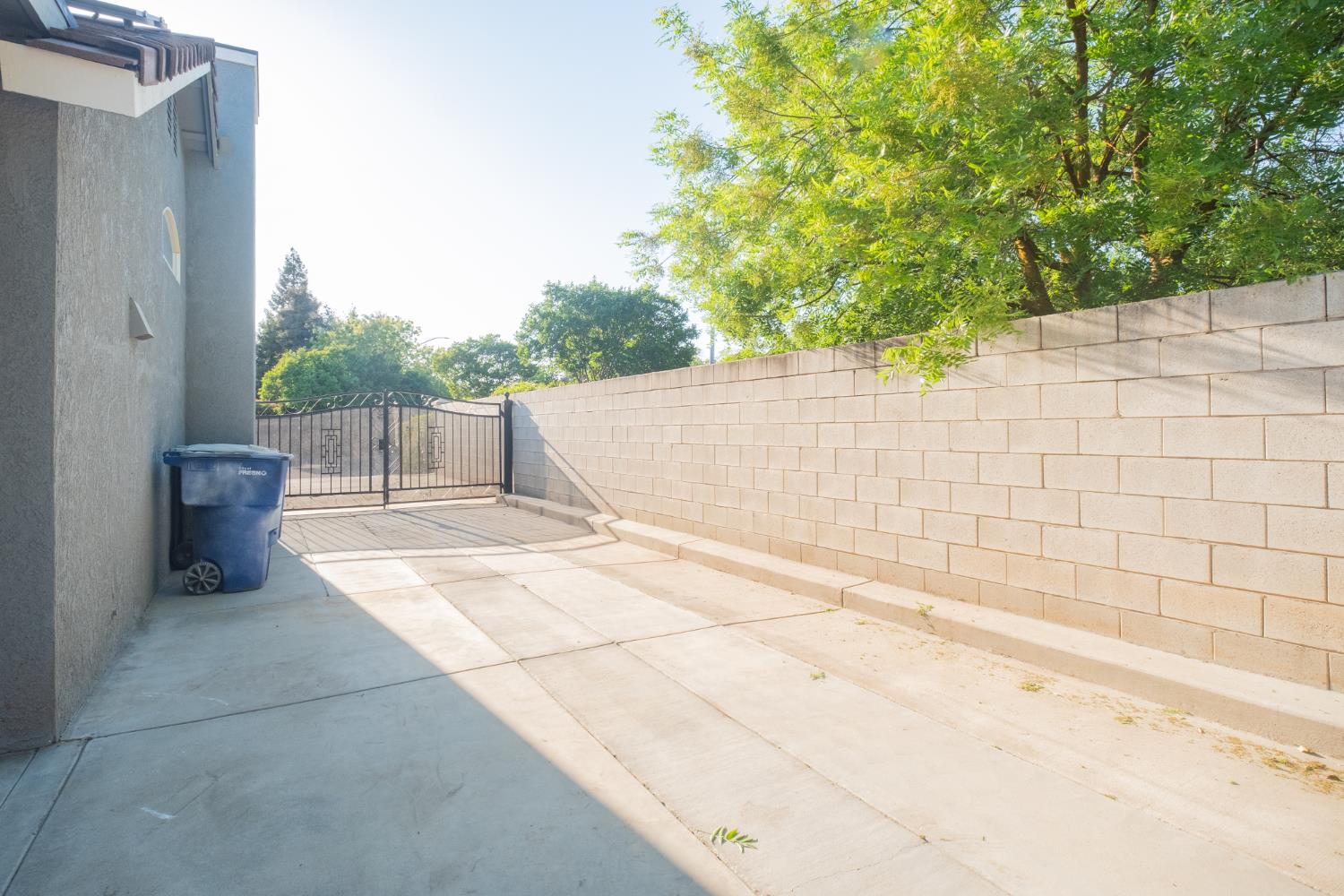 9962 N Woodrow Ave, Fresno, CA 93720