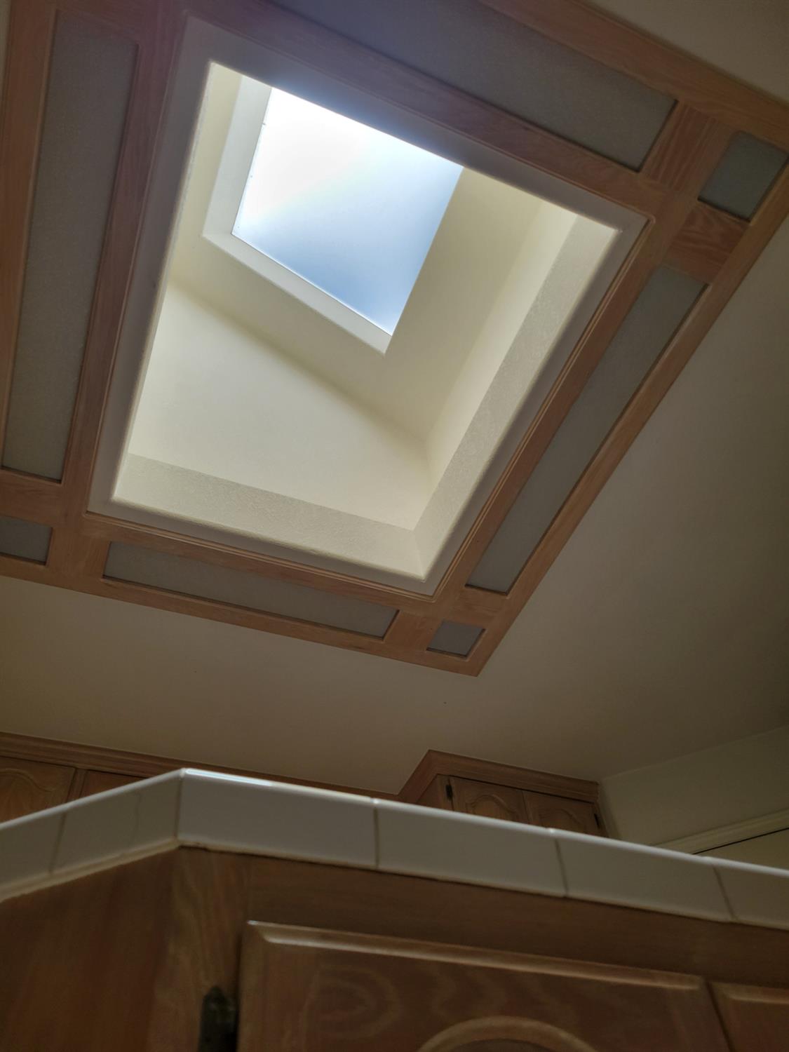 819 E Woodhaven Ln, Fresno, CA 93720