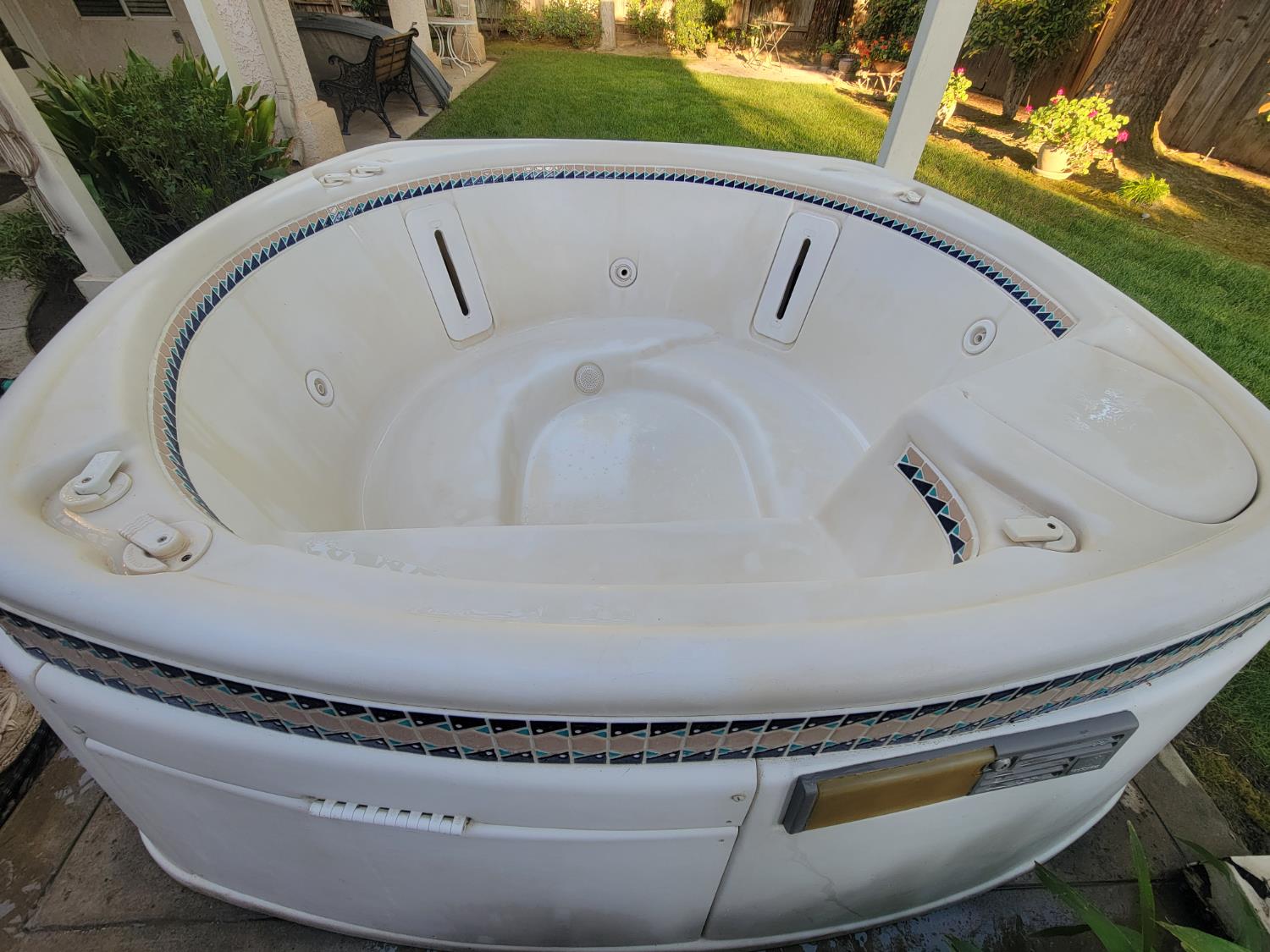 819 E Woodhaven Ln, Fresno, CA 93720