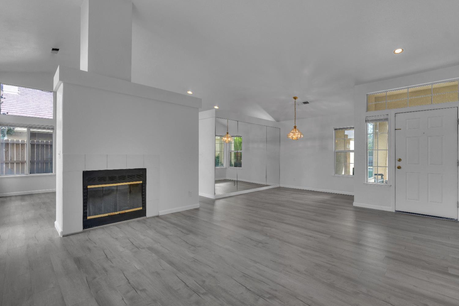 2671 Fremont Ave, Clovis, CA 93611