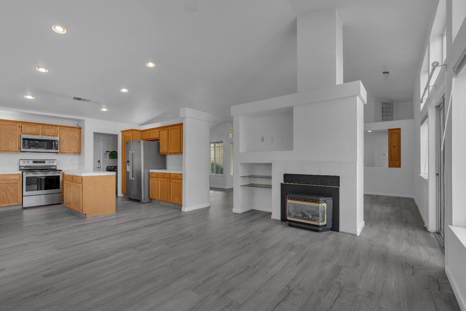 2671 Fremont Ave, Clovis, CA 93611