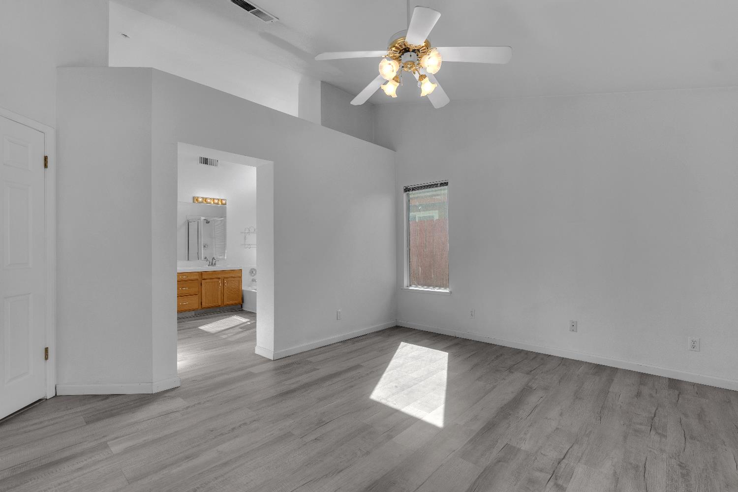 2671 Fremont Ave, Clovis, CA 93611