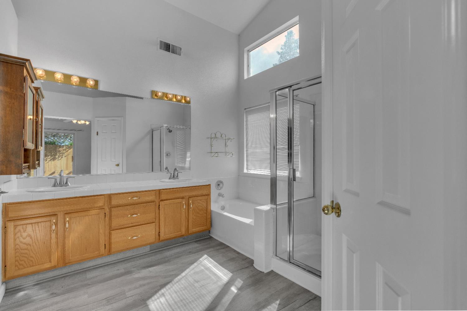 2671 Fremont Ave, Clovis, CA 93611