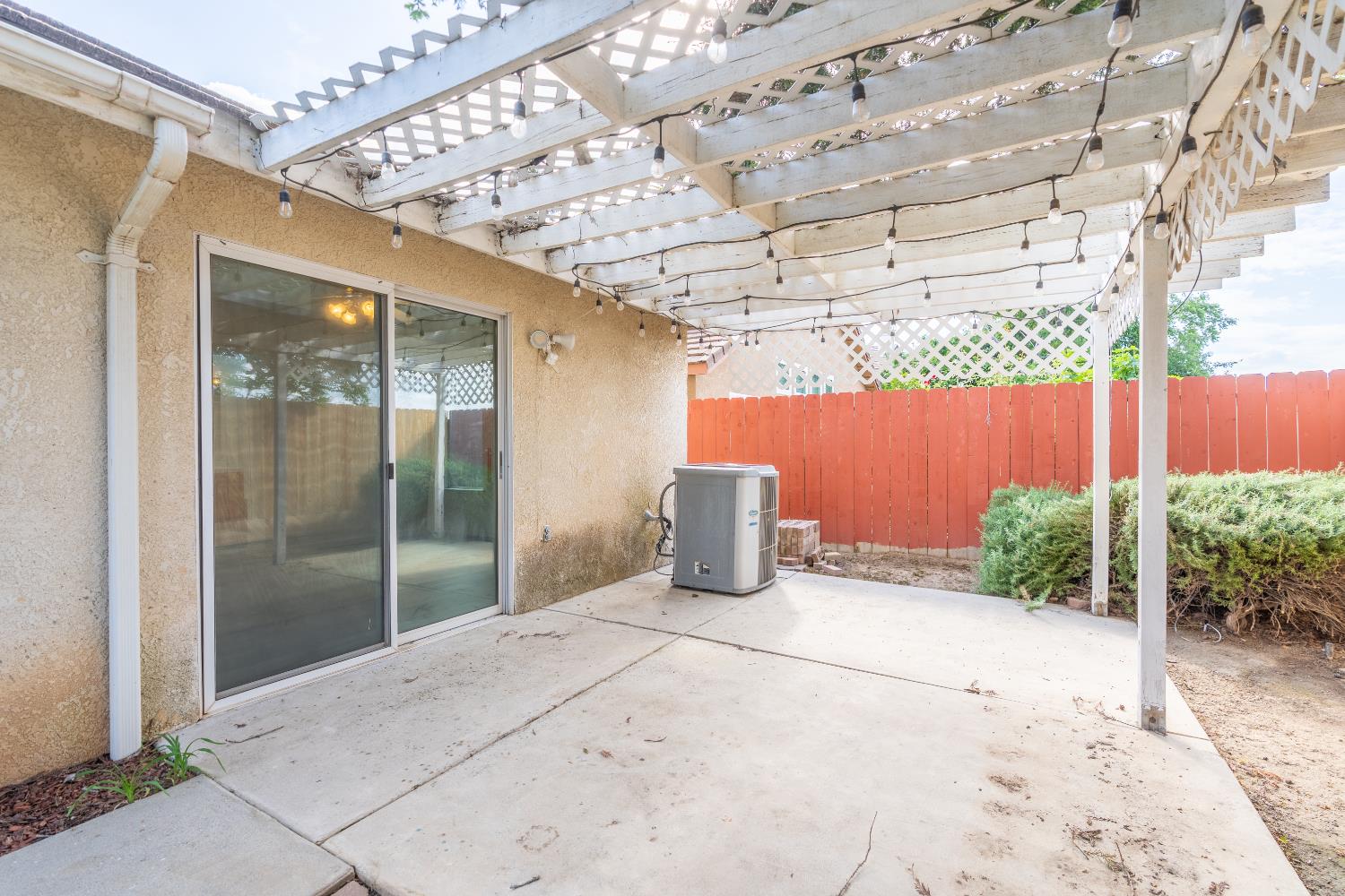 2671 Fremont Ave, Clovis, CA 93611