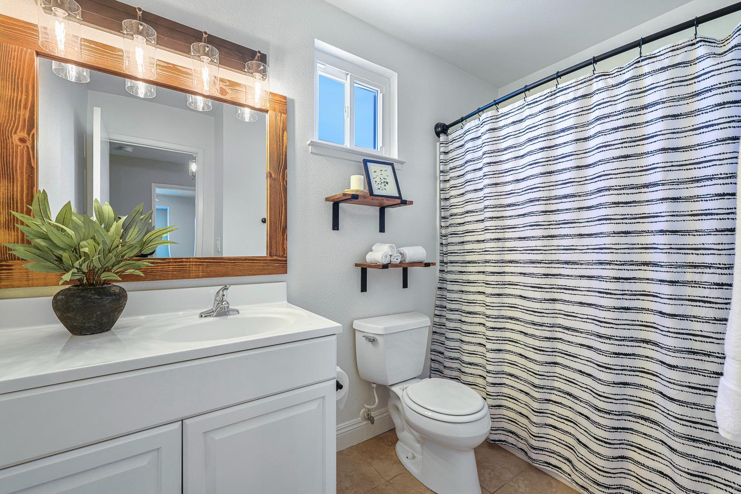 8735 N Cedar Ave #122, Fresno, CA 93720