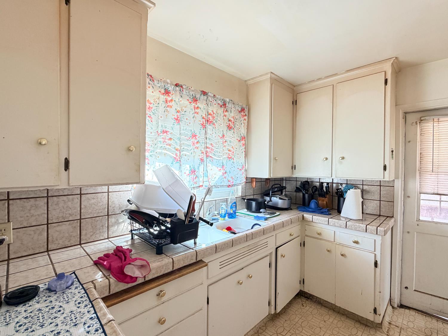 15445 W E St, Kerman, CA 93630