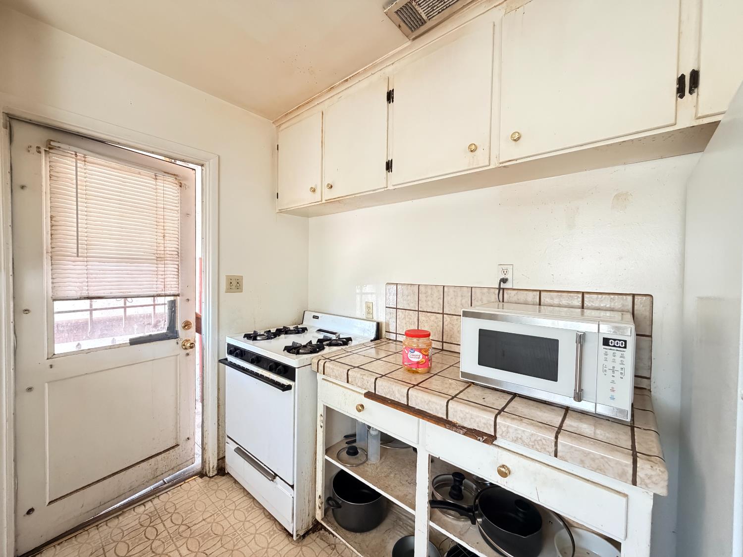 15445 W E St, Kerman, CA 93630