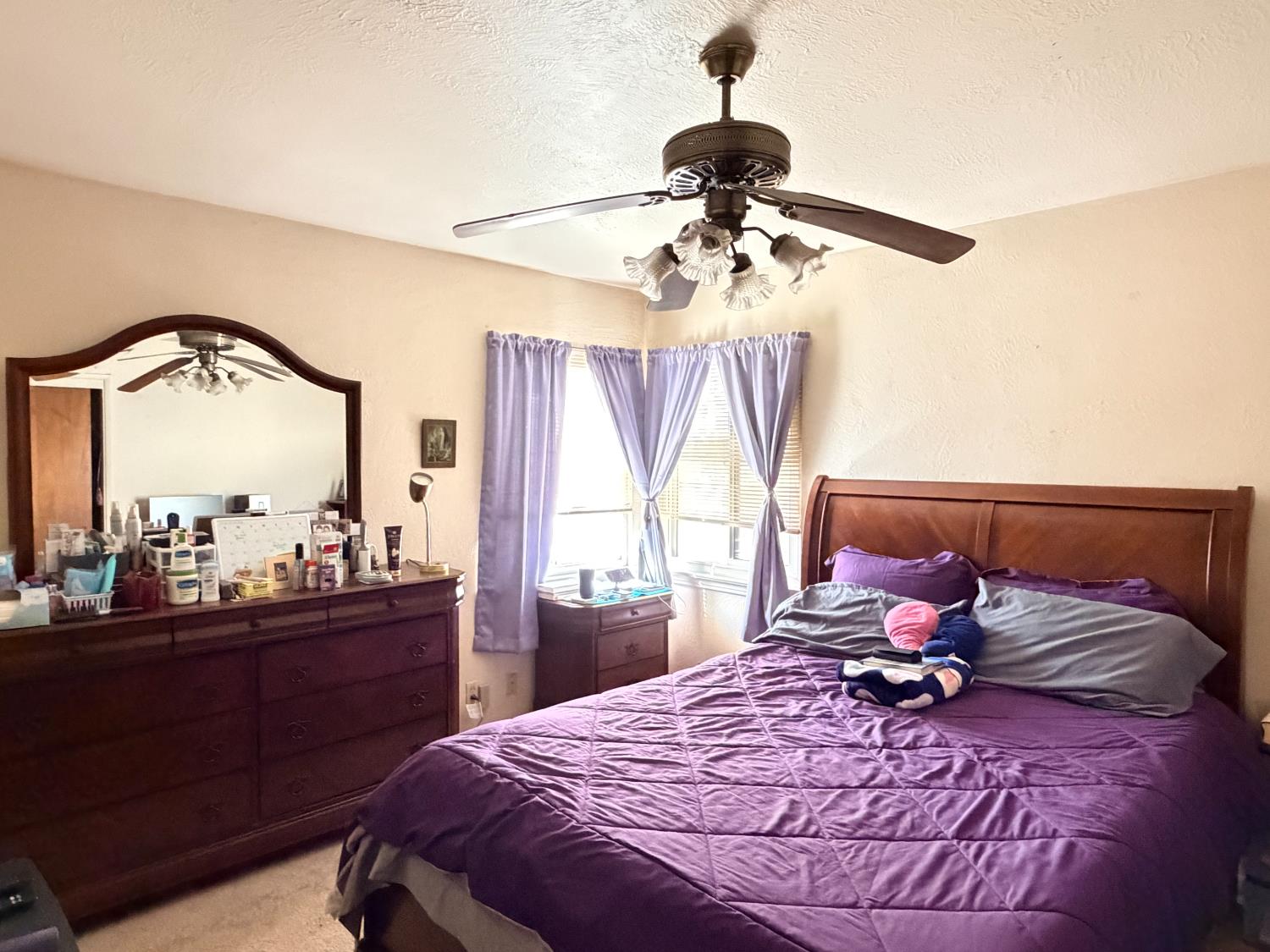 15445 W E St, Kerman, CA 93630