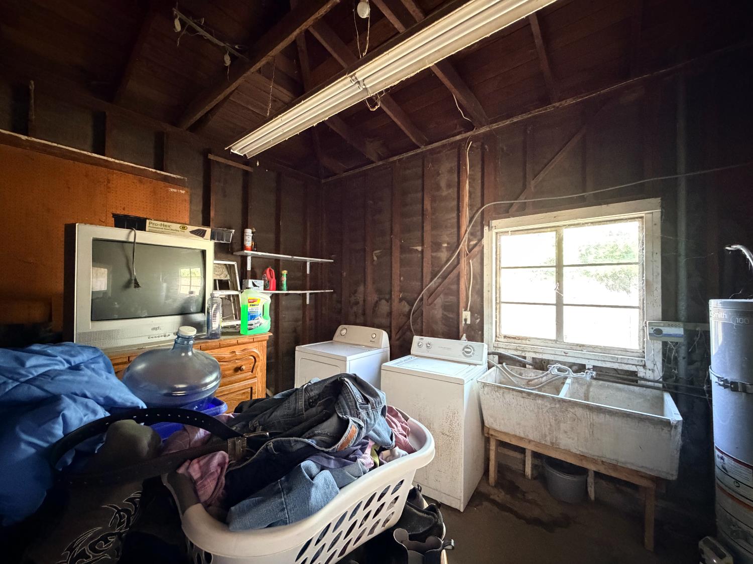 15445 W E St, Kerman, CA 93630