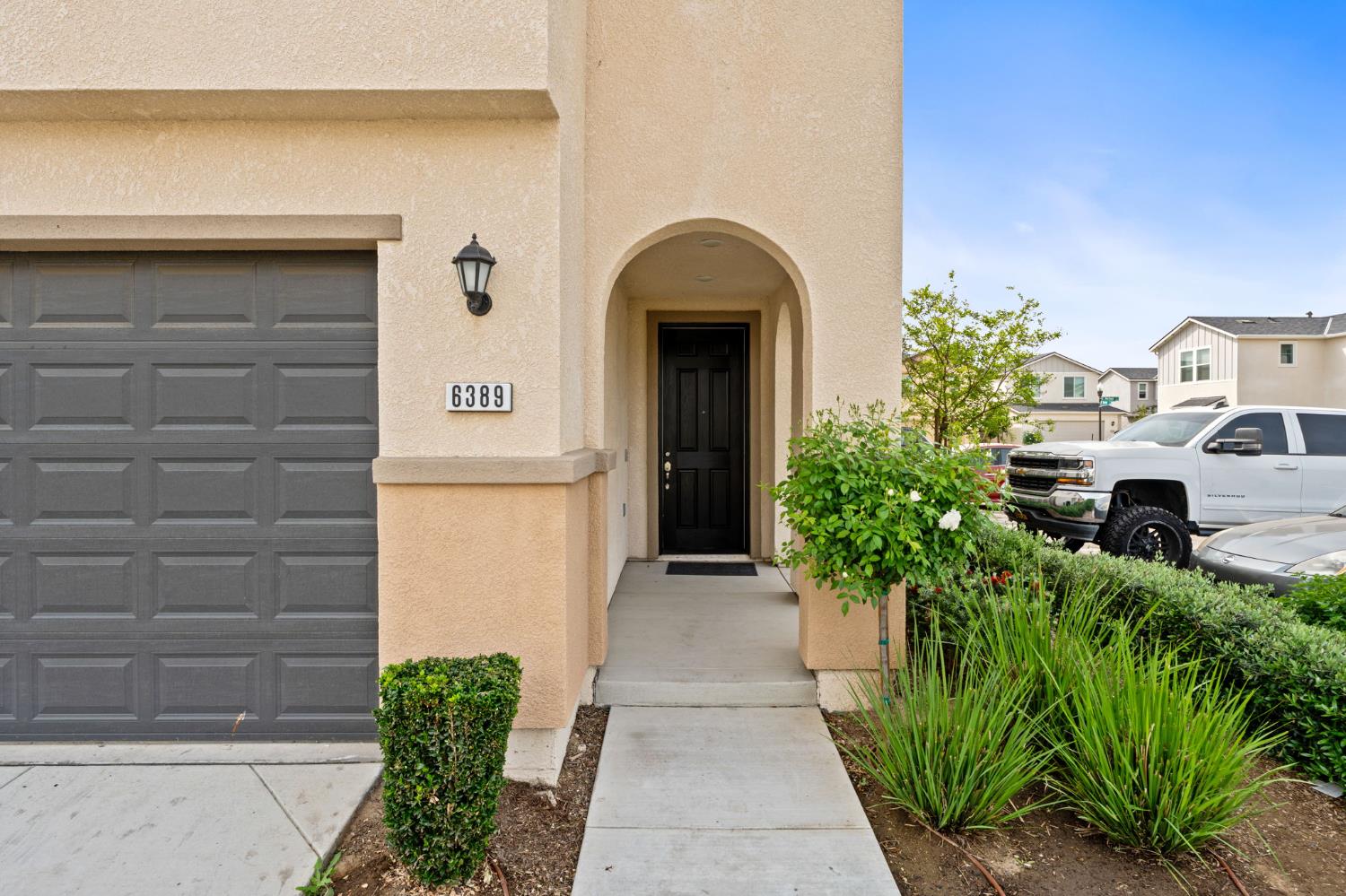 6389 E Moscato Dr, Fresno, CA 93727