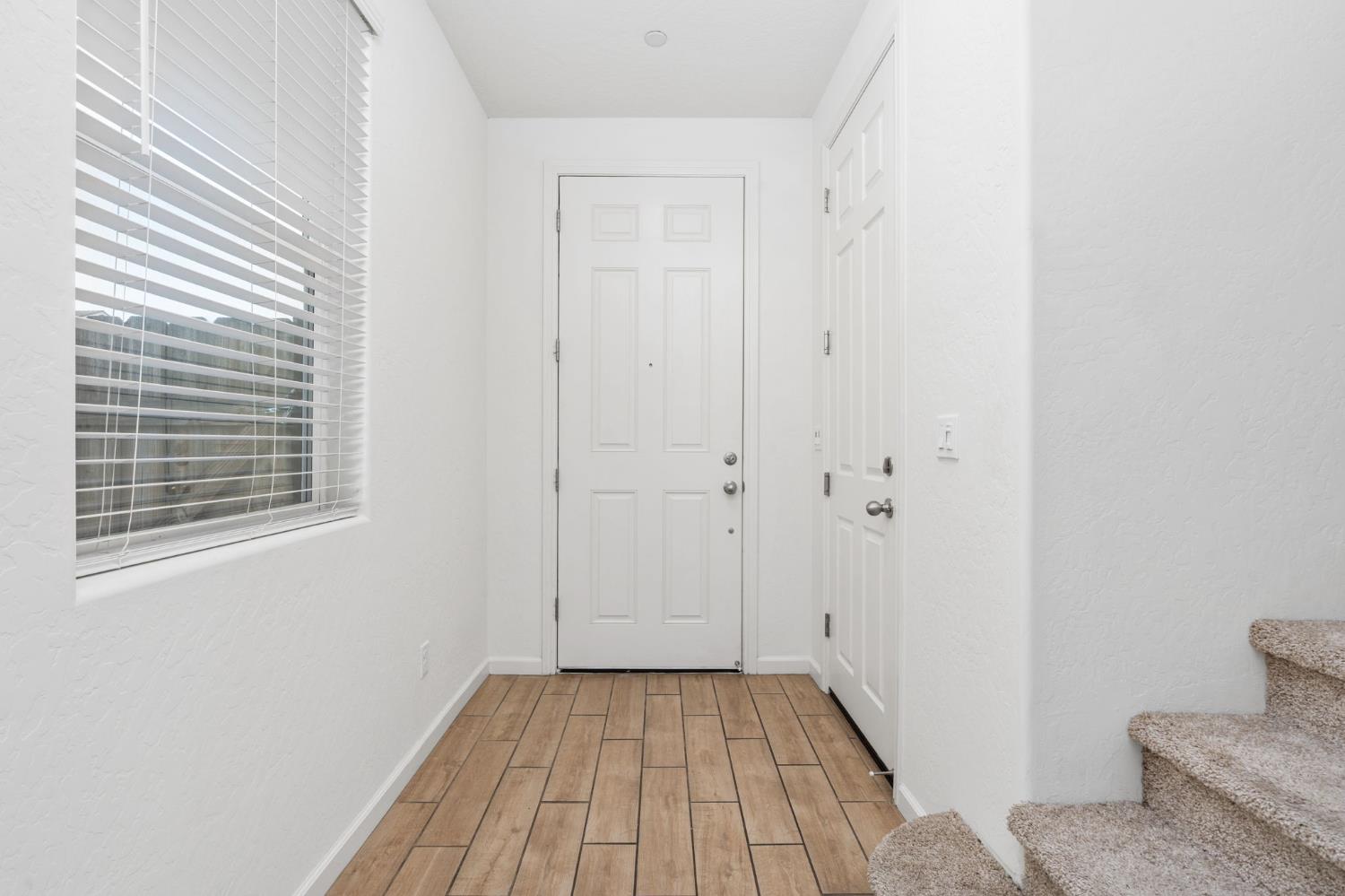 6389 E Moscato Dr, Fresno, CA 93727