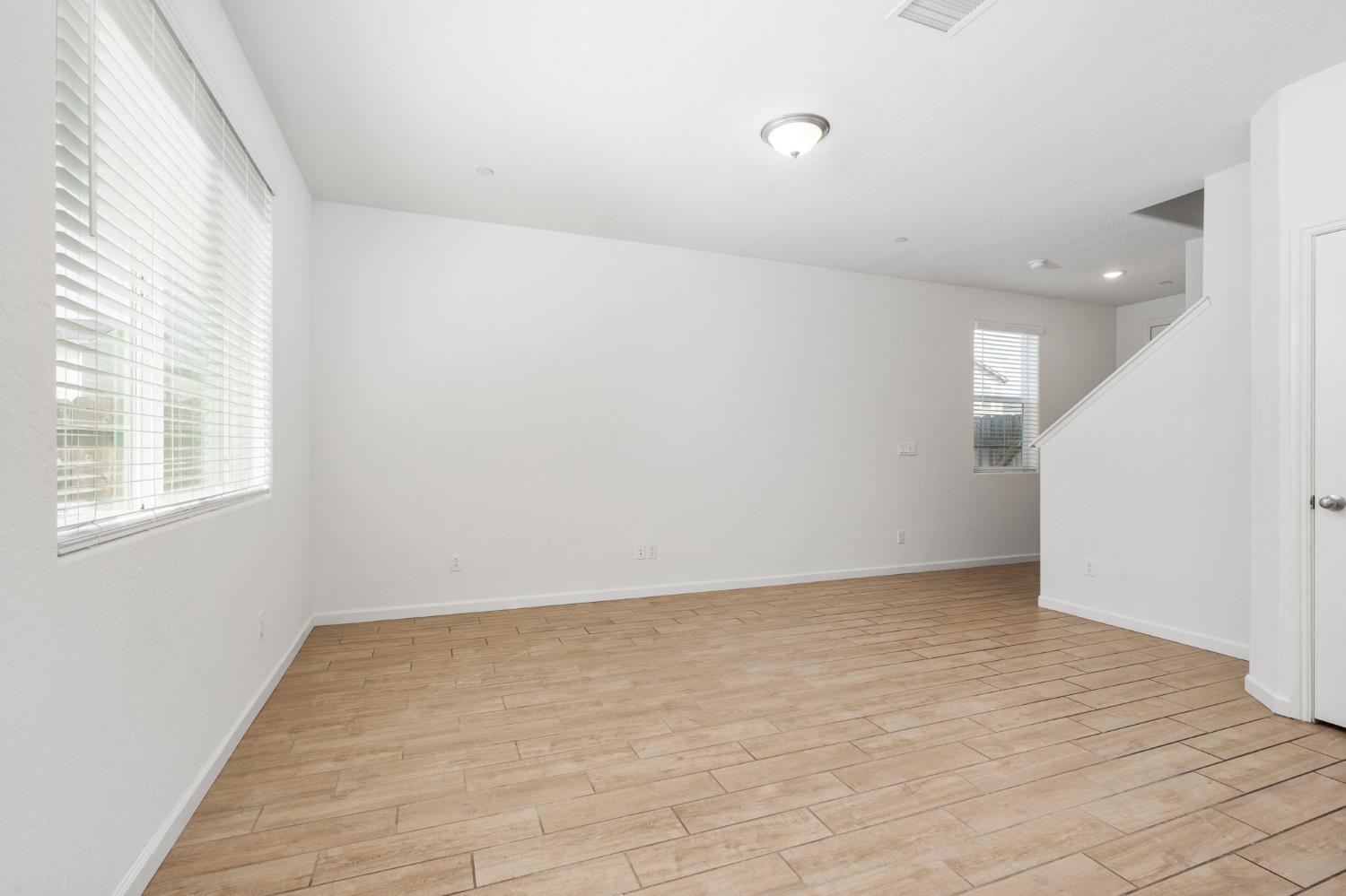 6389 E Moscato Dr, Fresno, CA 93727