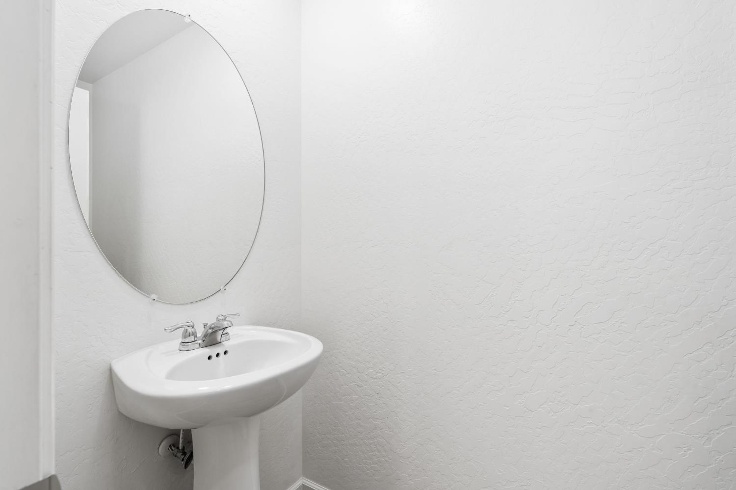 6389 E Moscato Dr, Fresno, CA 93727