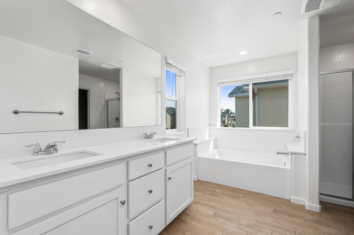 6389 E Moscato Dr, Fresno, CA 93727