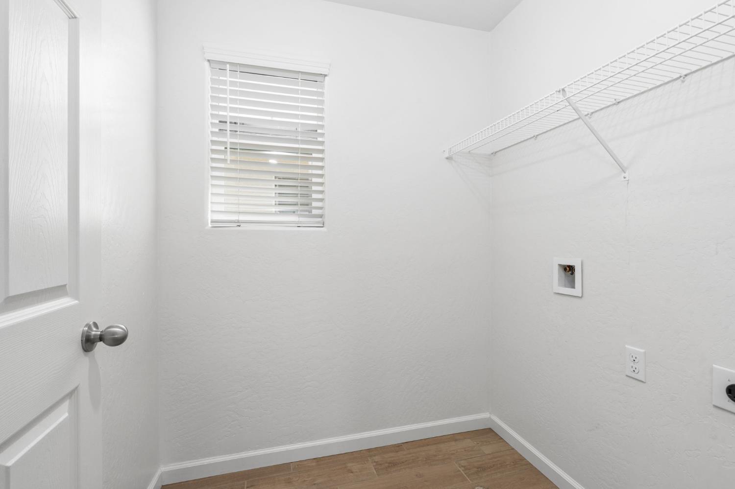 6389 E Moscato Dr, Fresno, CA 93727