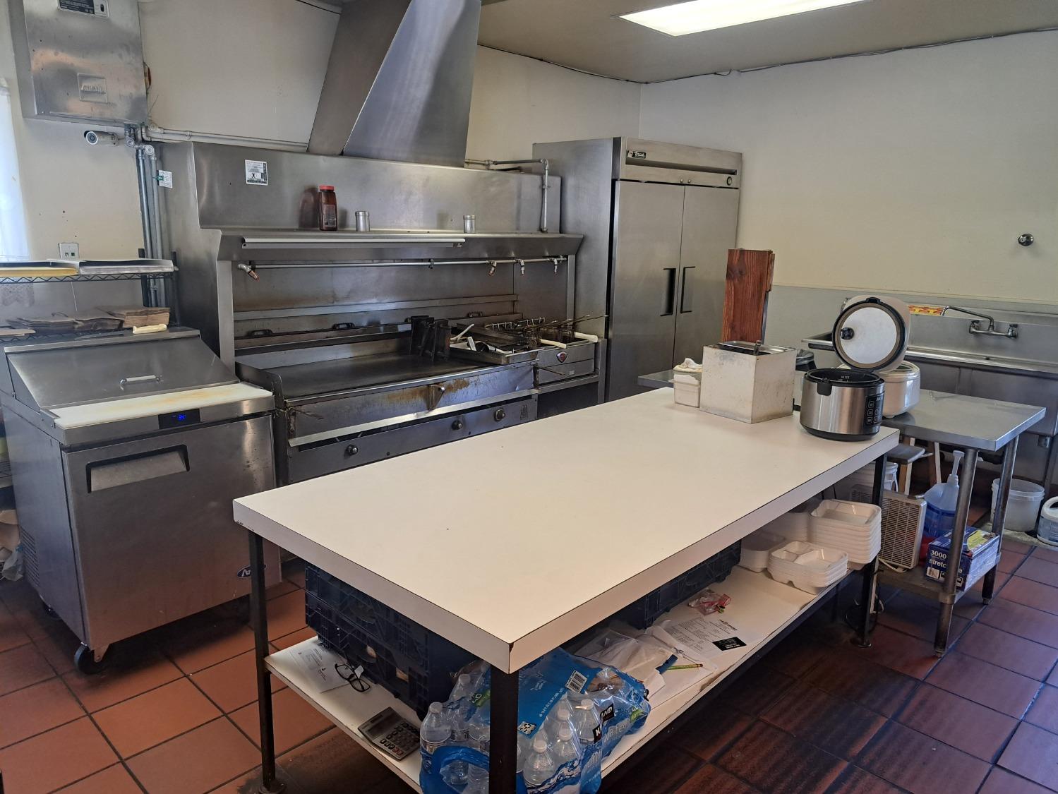 555 E Olive Ave, Fresno, CA 93728