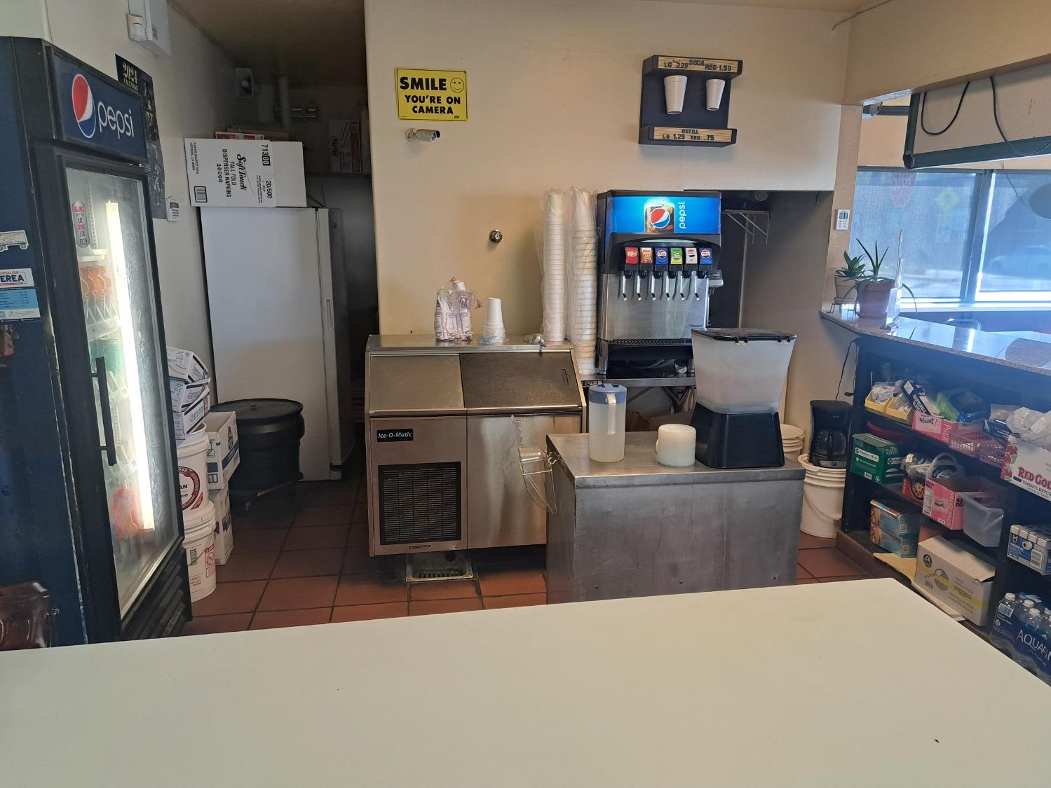 555 E Olive Ave, Fresno, CA 93728