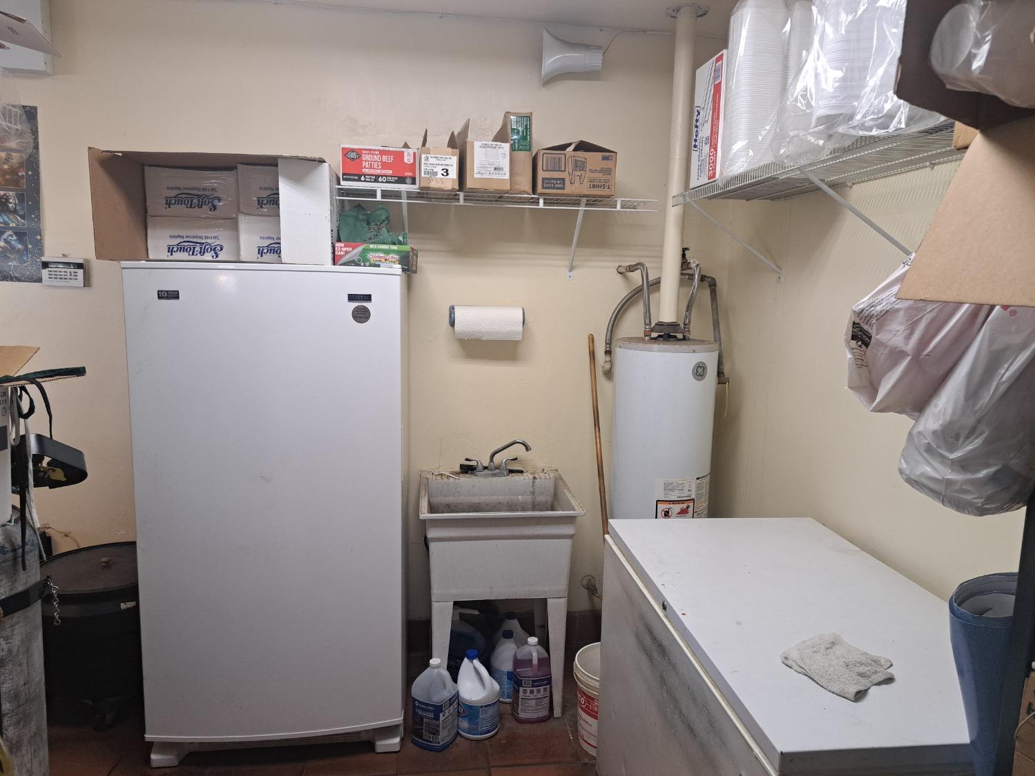 555 E Olive Ave, Fresno, CA 93728