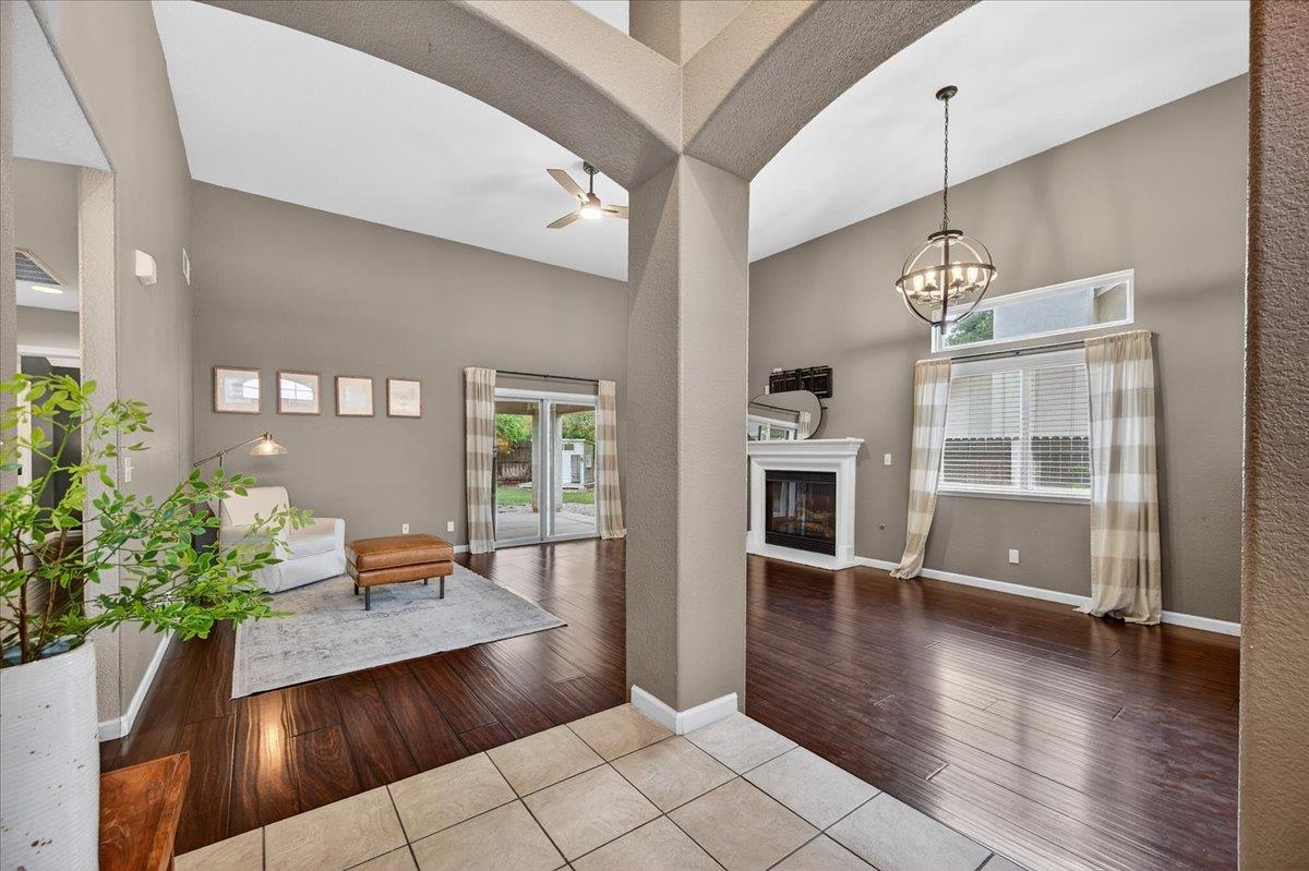 2873 E El Paso Ave, Fresno, CA 93720