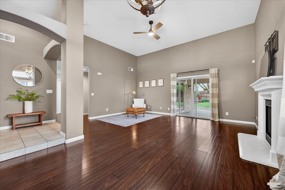 2873 E El Paso Ave, Fresno, CA 93720