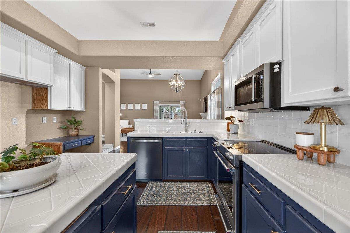 2873 E El Paso Ave, Fresno, CA 93720