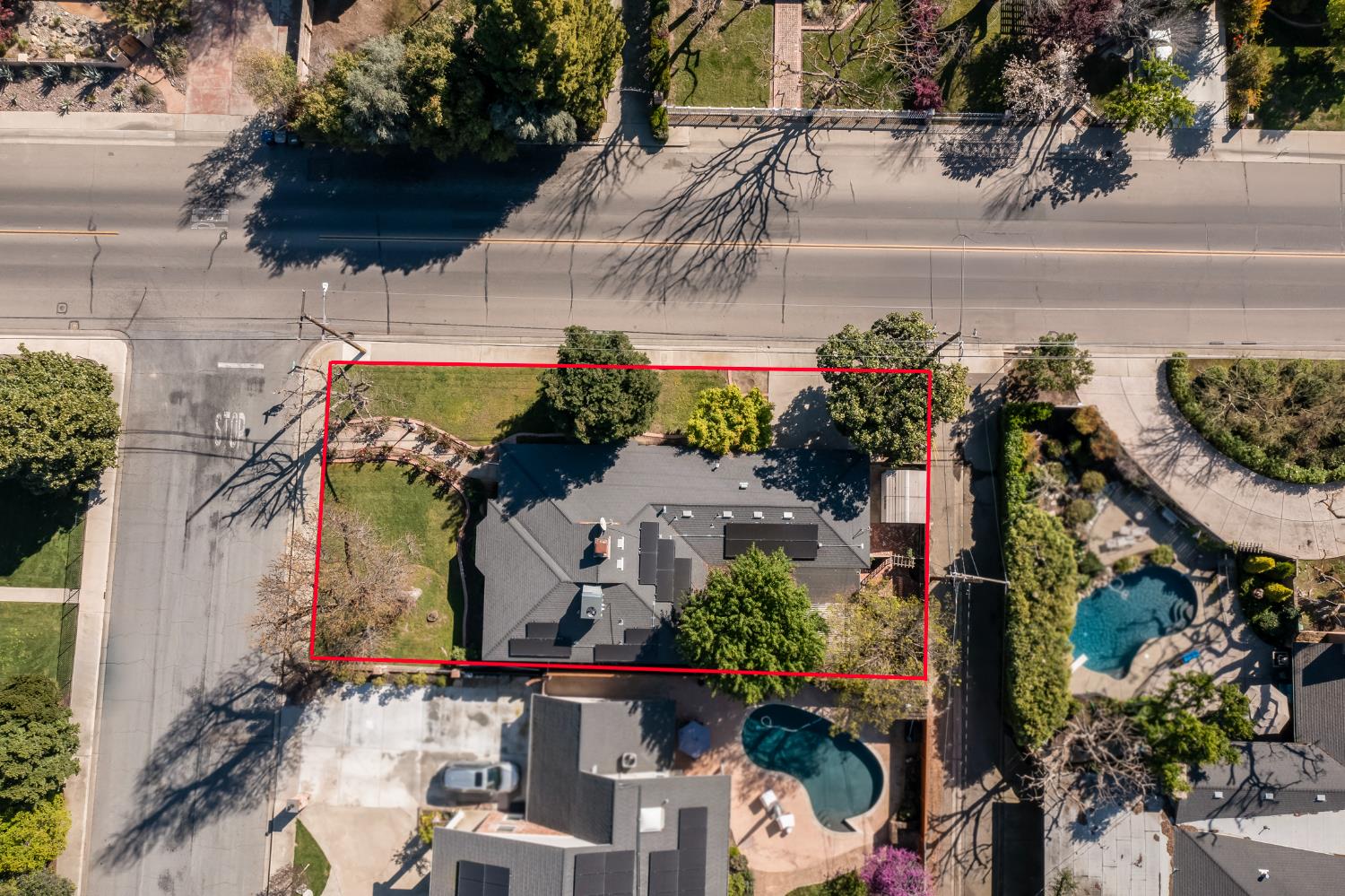 1301 W Beverly Dr, Visalia, CA 93277