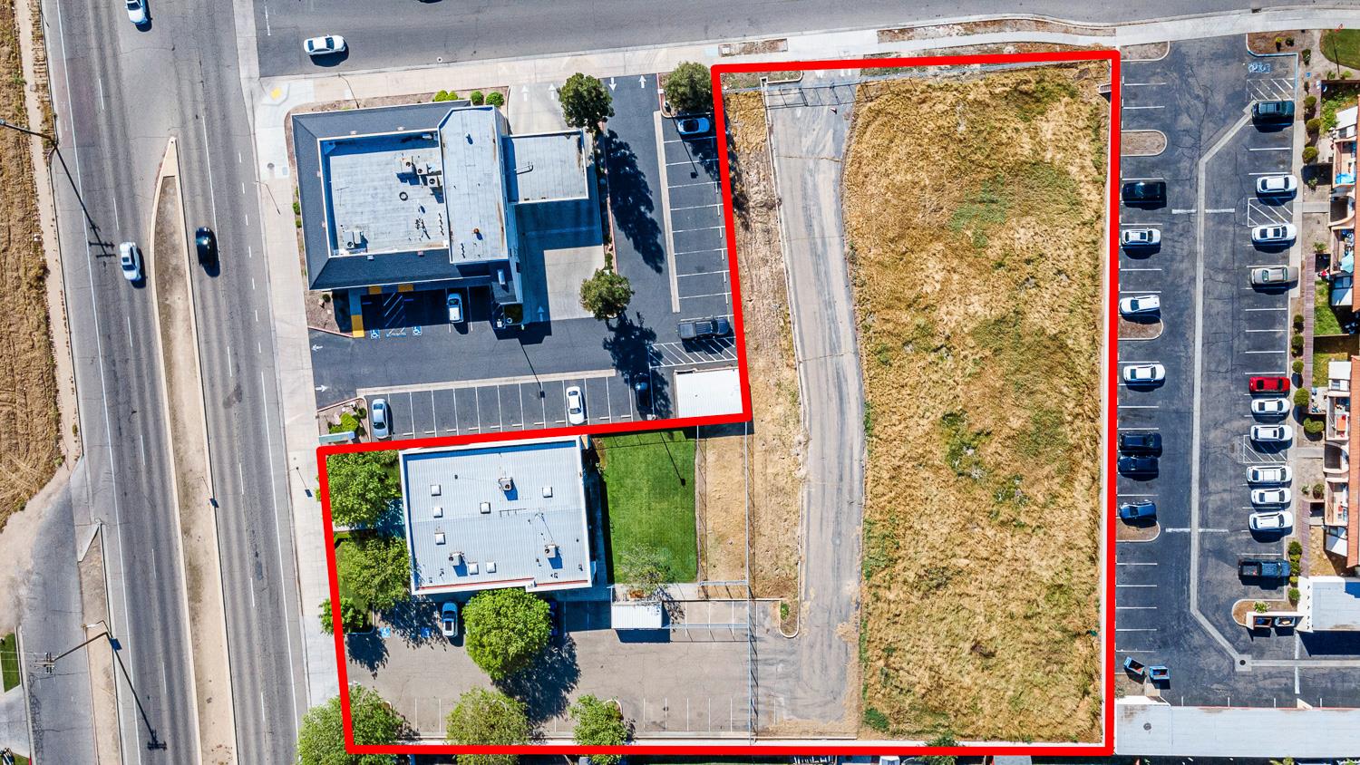 5781 E Kings Canyon Rd, Fresno, CA 93727