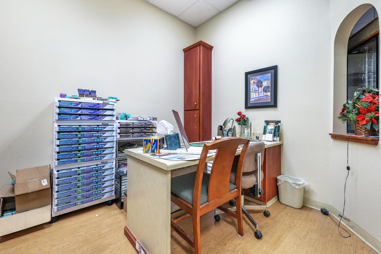 5781 E Kings Canyon Rd, Fresno, CA 93727