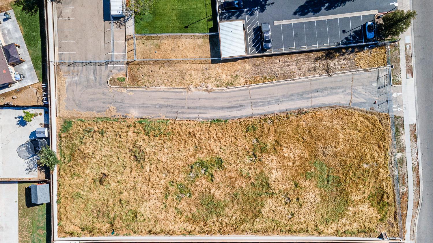 5781 E Kings Canyon Rd, Fresno, CA 93727