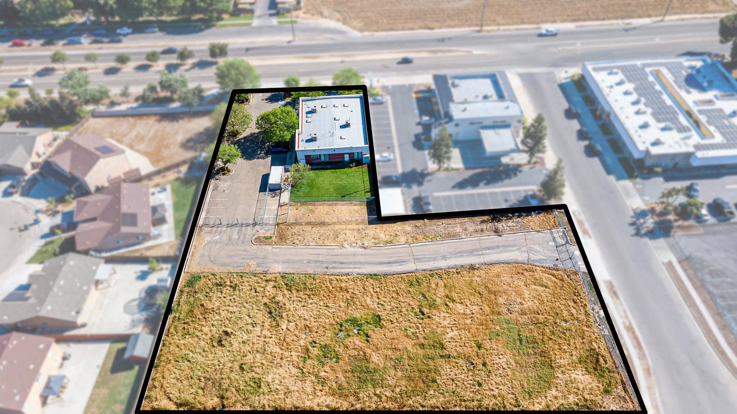 5781 E Kings Canyon Rd, Fresno, CA 93727