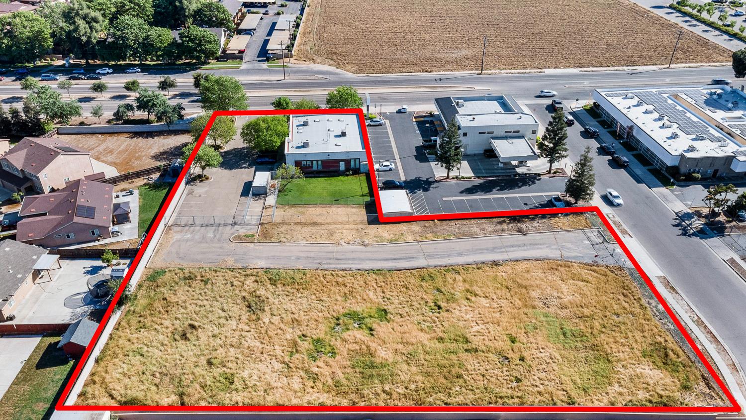 5781 E Kings Canyon Rd, Fresno, CA 93727