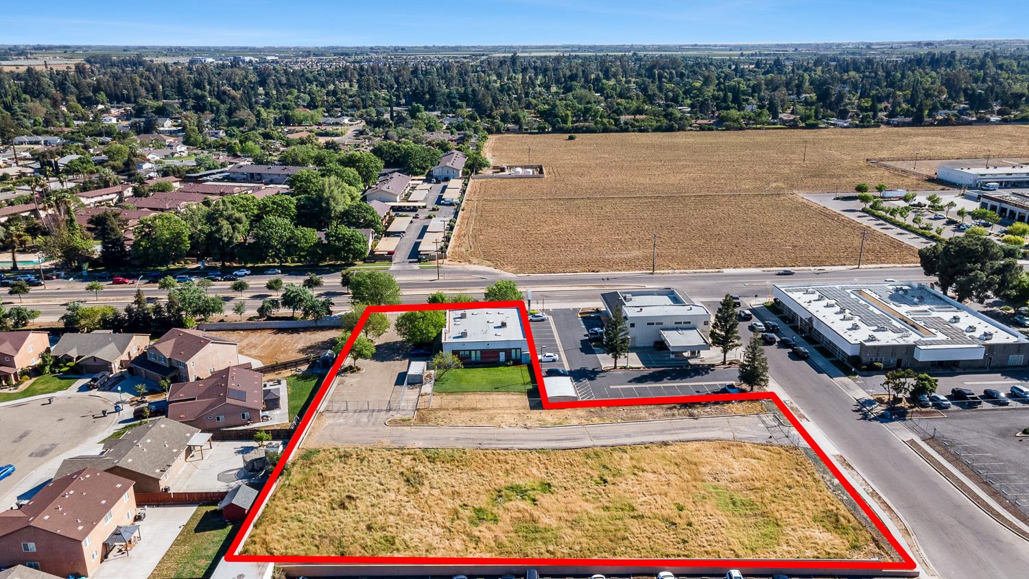 5781 E Kings Canyon Rd, Fresno, CA 93727