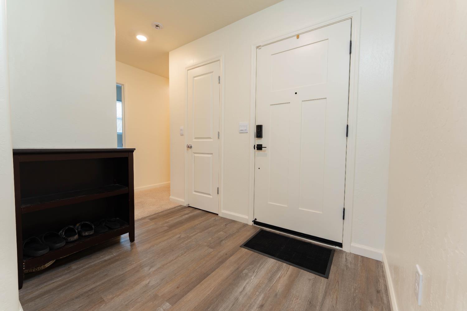 563 Blue Ridge St, Tulare, CA 93274