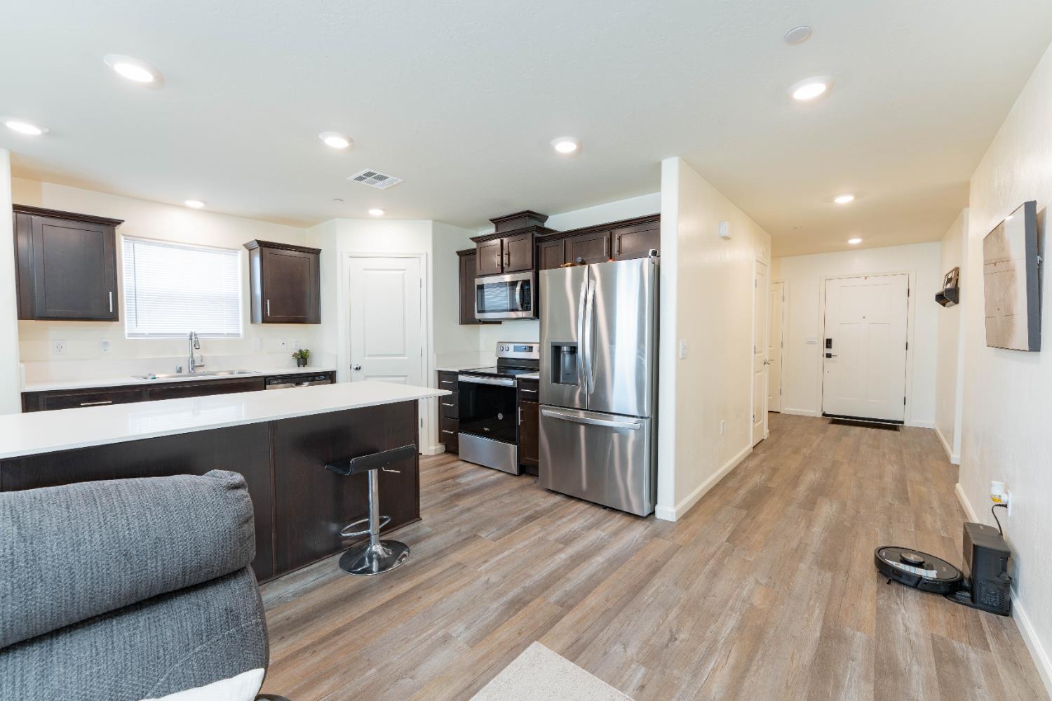 563 Blue Ridge St, Tulare, CA 93274