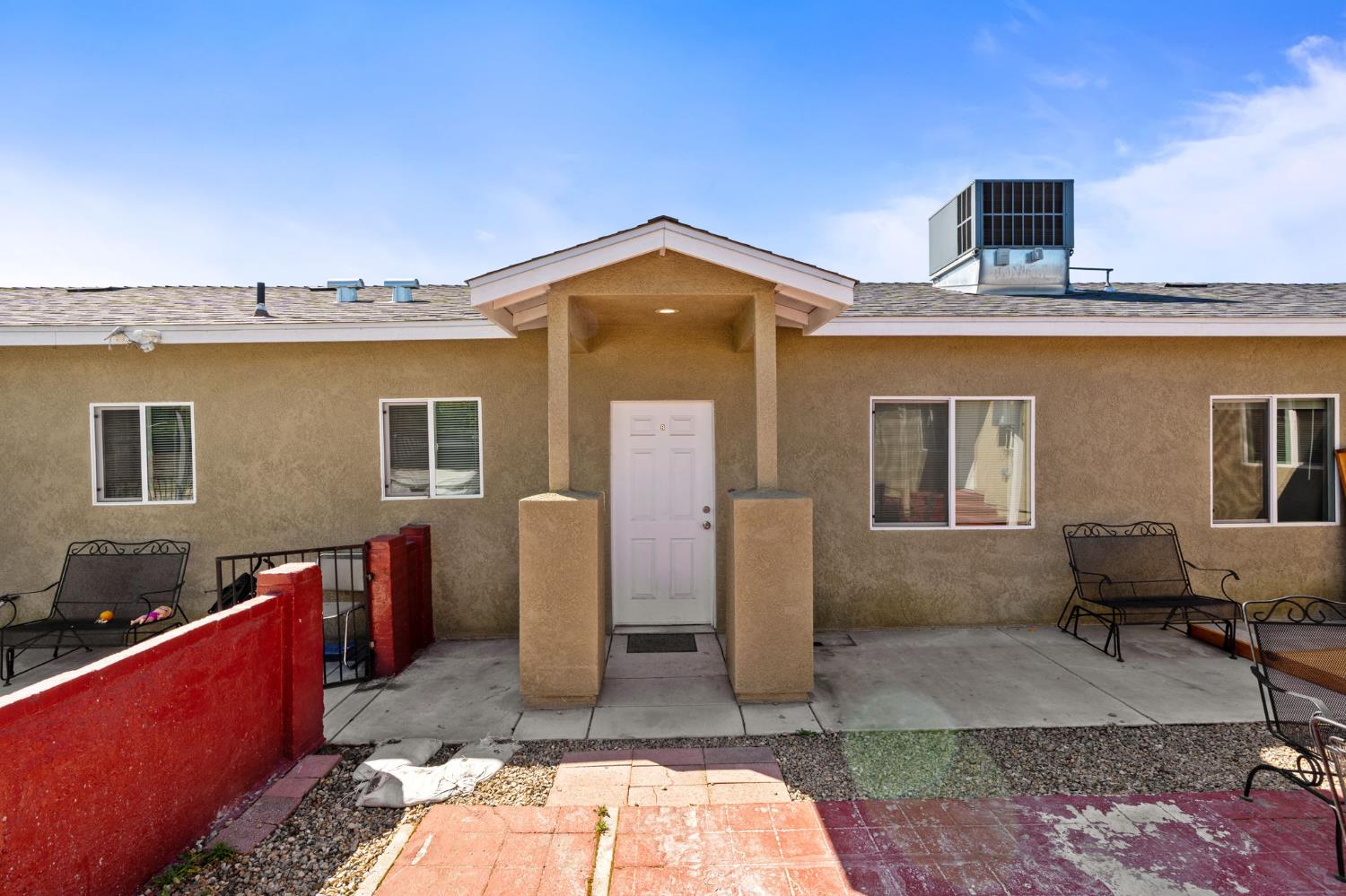 3280 Mccall Ave, Selma, CA 93662